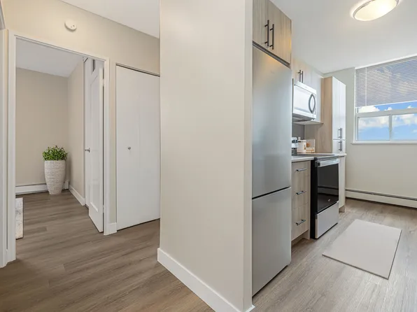 Glen Terrace Apartments, 44 Glen Rd, Hamilton, ON L8S 4N2