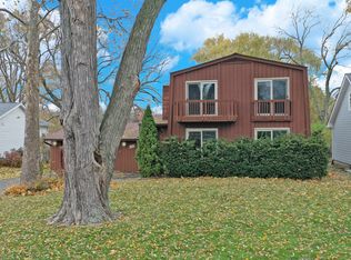 926 Lucerne Ct, Mundelein, IL