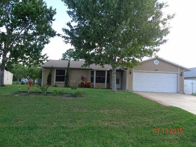 3 bed, 2.0 bath, 1366 sqft, $2,500 — Photo 1