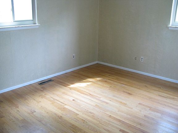 4th image of 37482 Kingsbury St