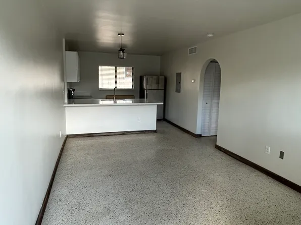 910 SW 4th Ave APT 3, Miami, FL 33130