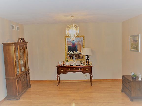 5th image of 2532 Burnside Way #2532