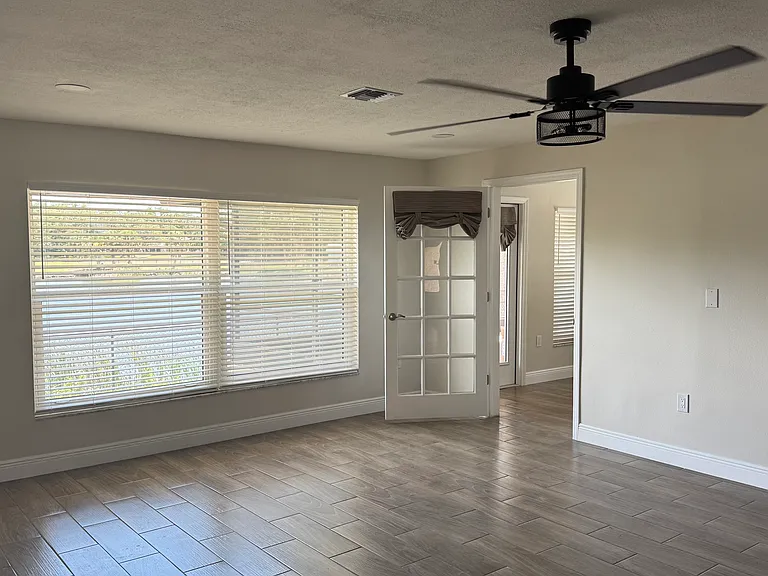 7409 Lake Forest Cir — Photo 51