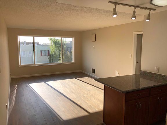 3rd image of 239 2nd Ave #6