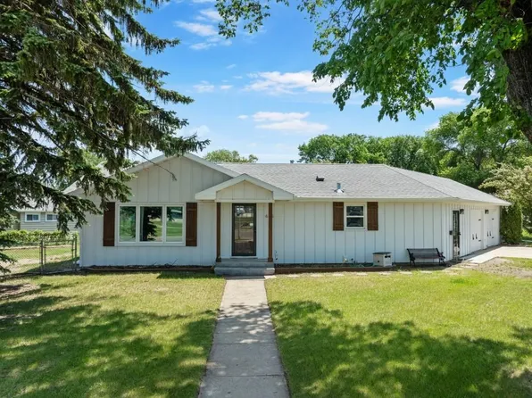 615 18th Ave SW, Minot, ND 58701