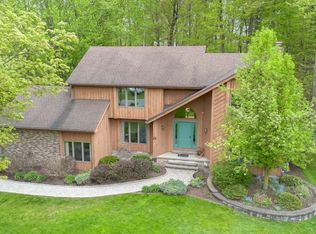 29 Woodbriar Ln, Rochester, NY 14624