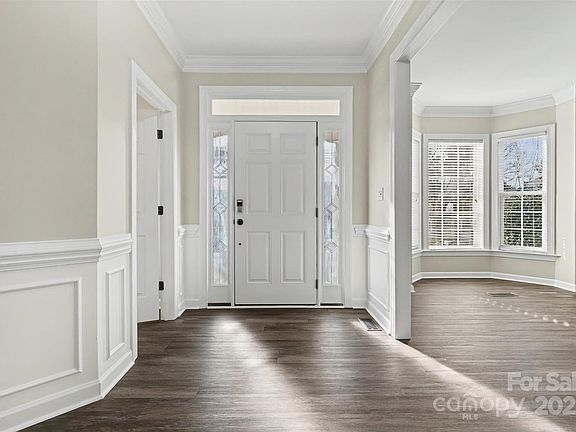 5th image of 9529 Numenore Dr