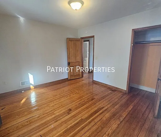 603 1/2 N Superior Ave — Photo 54