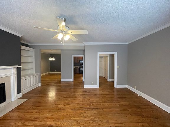 3rd image of 175 Corbin Ave
