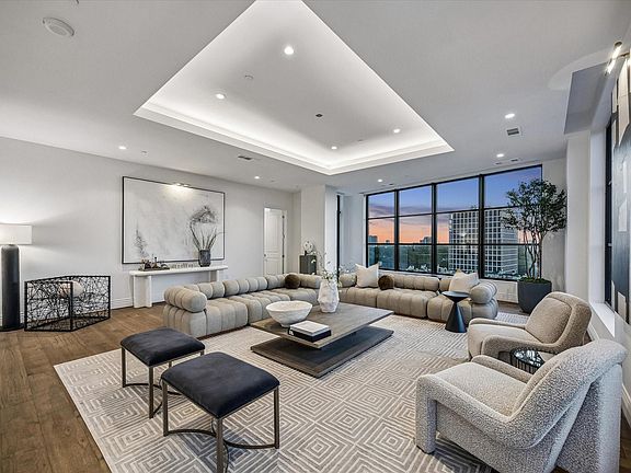 5th image of 2323 San Felipe St #901