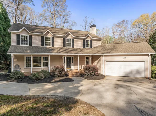107 Mustang Cir, Simpsonville, SC 29681