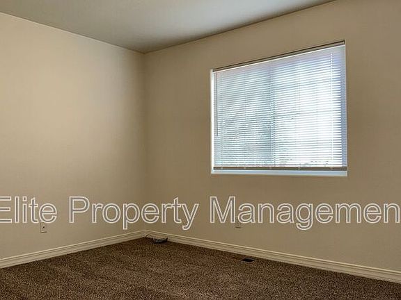 3rd image of 163 S Stardust Cir