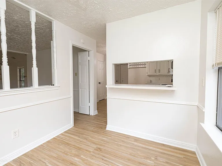 9810 Jockey Club Dr — Photo 10