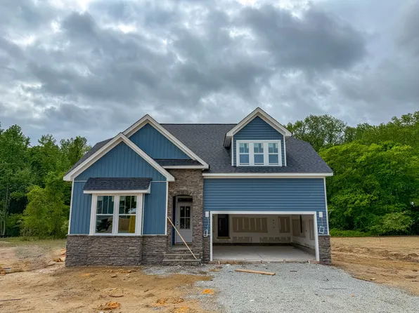 532 Beacon Hill Dr, Lillington, NC 27546