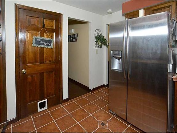 5th image of 34 Meadow Dr