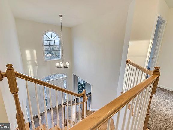 3rd image of 3010 Stonehurst Dr