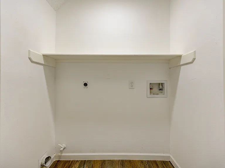 8418 Mosshang Ct — Photo 11