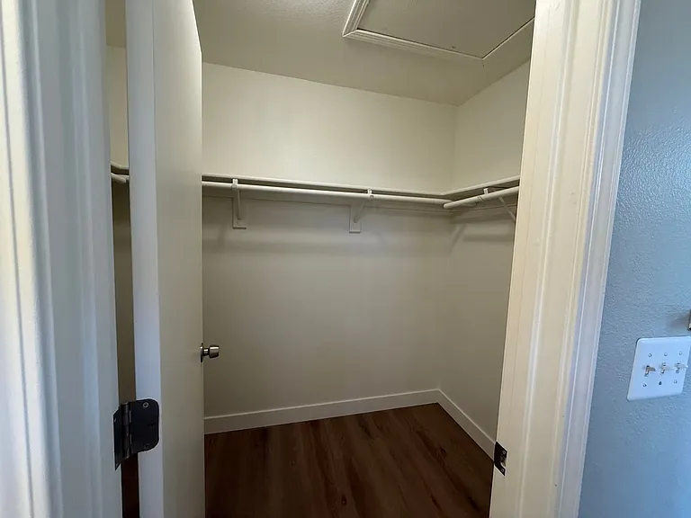 16664 Sheffield St — Photo 33