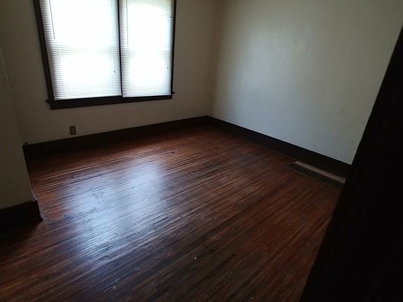5th image of 165 Weyl St #43982962C
