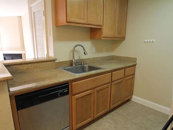 3rd image of 2710 Somerset Park Cir