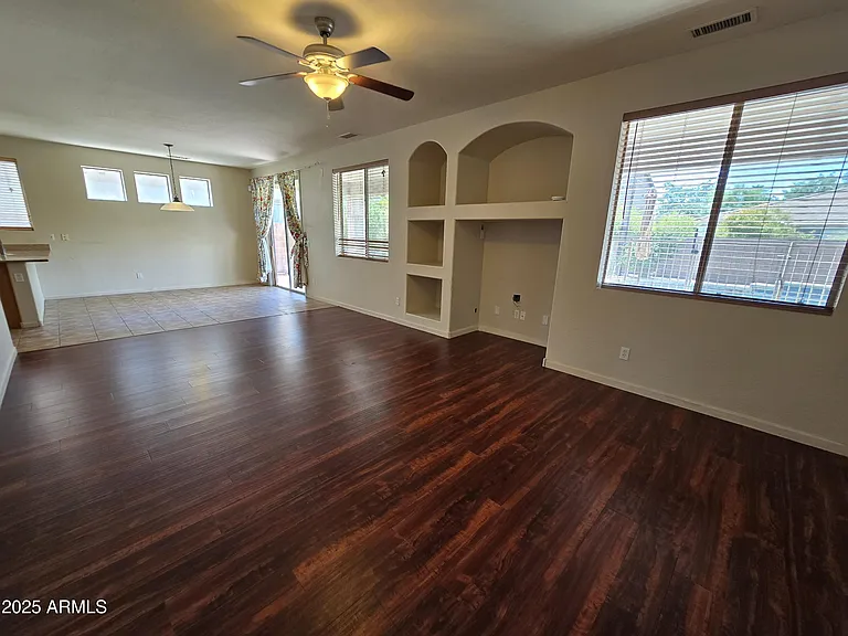 223 W Pelican Dr — Photo 7