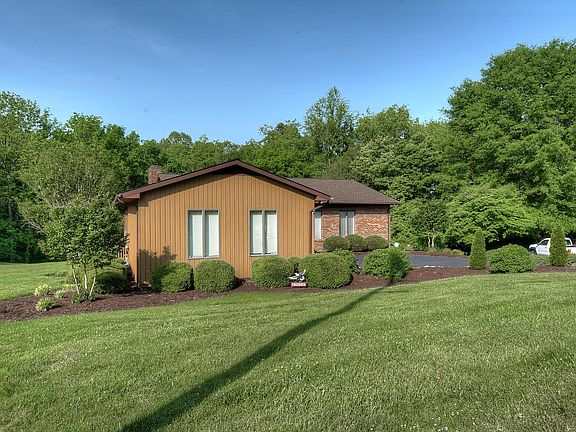 2nd image of 1804 Briarcliff Dr