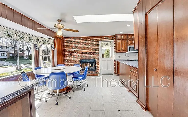 4216 Worcester Dr — Photo 5