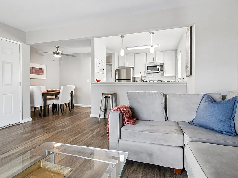 Terra House Apartments — Photo 13