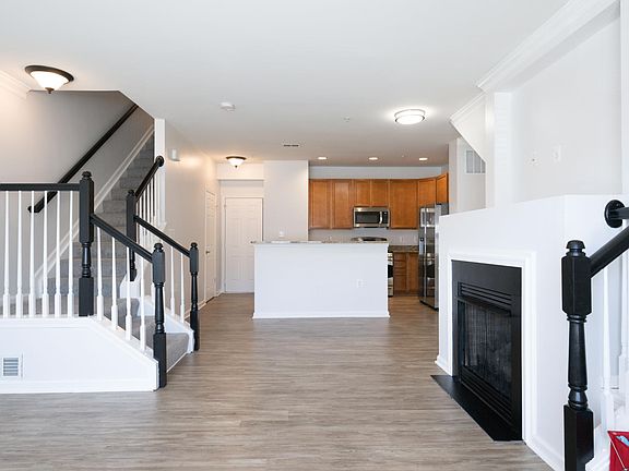 5th image of 15206 Rosemont Manor Dr