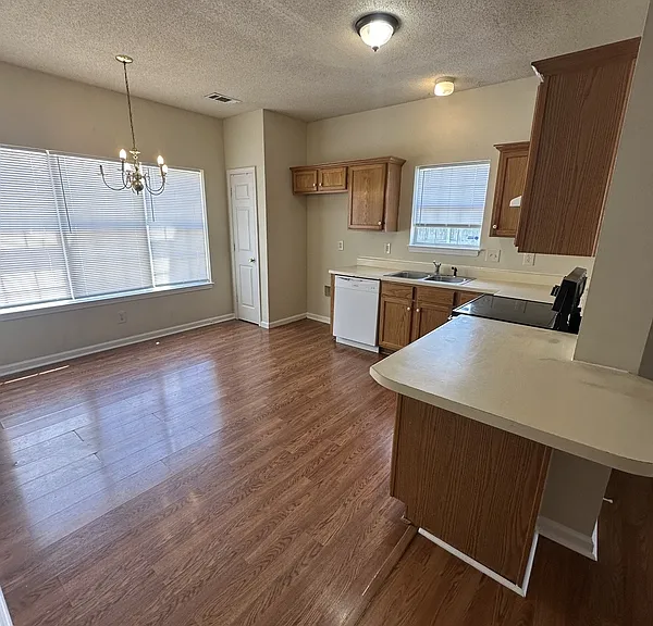 7733 Lipscomb Dr — Photo 3