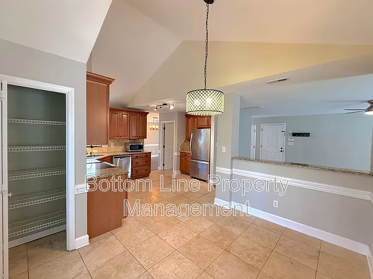 2321 Heathershire Ln — Photo 11