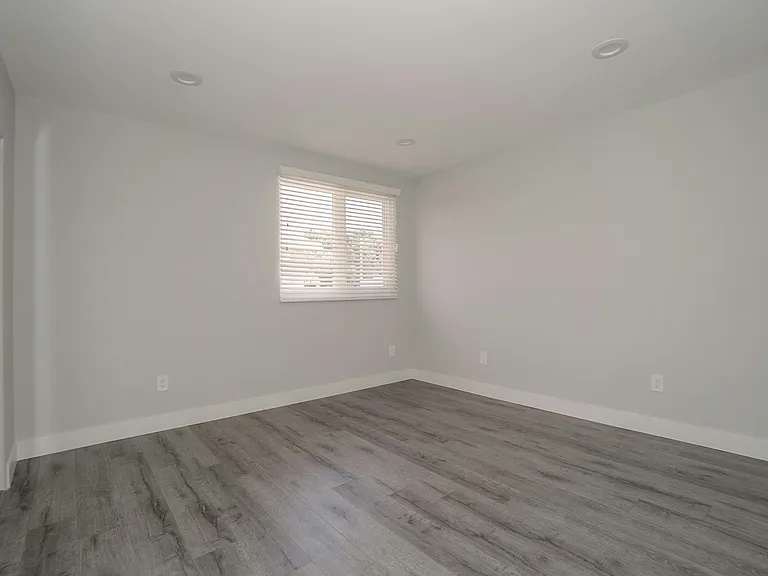 3915 Brighton Ave #1/2 — Photo 22