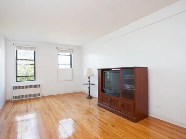 1811 Ocean Parkway image 1 of 3