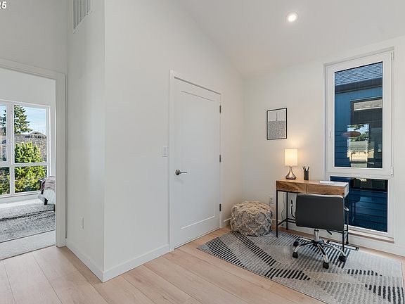 4th image of 5484 SE Boise St