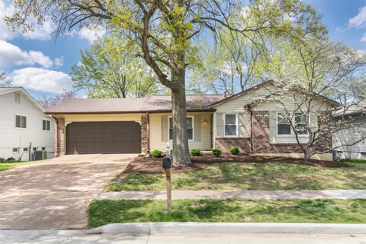 195 Brightfield Dr photo 1