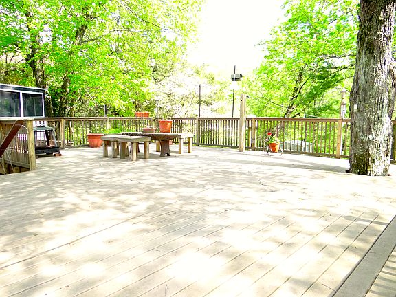 2012 Est 1000 Sq Ft Deck