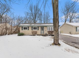 946 Miller Rd, Lake Orion, MI 48362