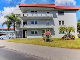 5660 80th St N, Saint Petersburg, FL