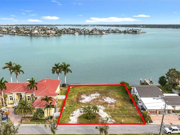 12 Paradise Ln, Treasure Island, FL 33706