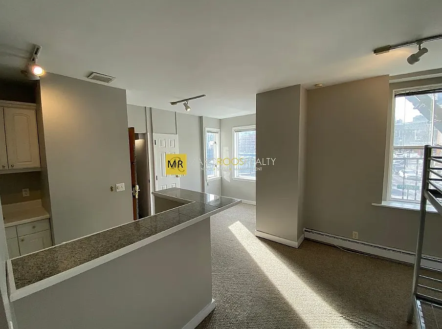 Studio, 1.0 bath, 650 sqft, $2,400 — Photo 3