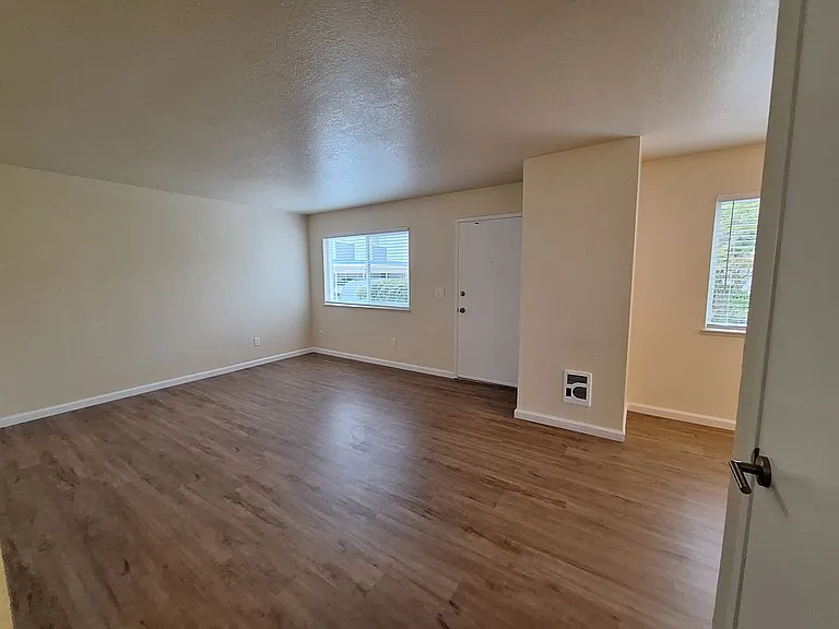 3122 Crescent Ave — Photo 15