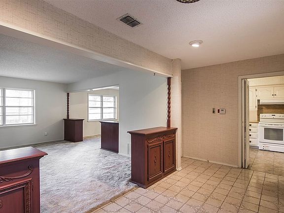 3rd image of 801 Eden Dr
