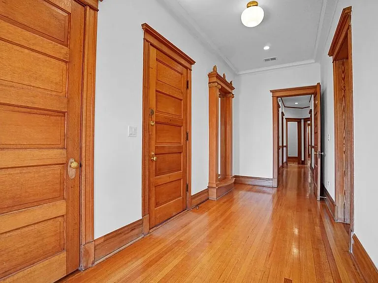 662 W Wellington Ave #3E — Photo 9
