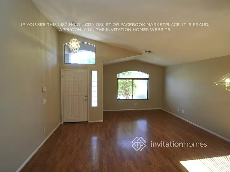 16255 W Moreland St — Photo 2