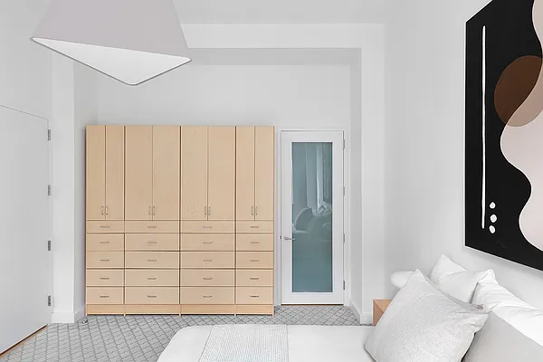 Sold by Compass | media 7