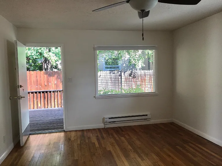 2203 N 32nd St — Photo 3