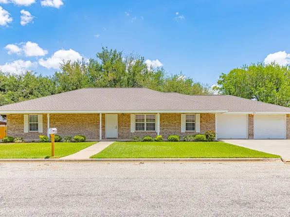 216 E Montana Dr, Shiner, TX 77984