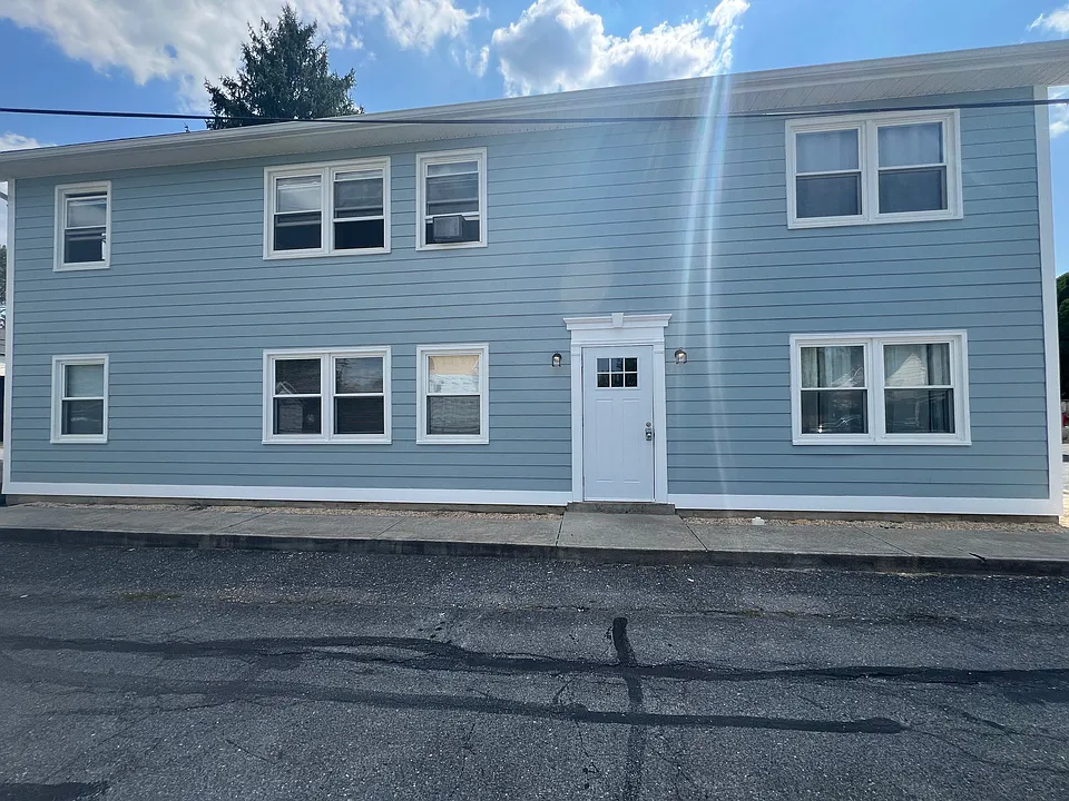 12 N Main St #3