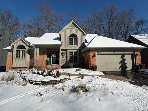 6301 Mission Dr, West Bloomfield, MI 48324