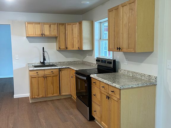 2nd image of 515 N Academy St #2